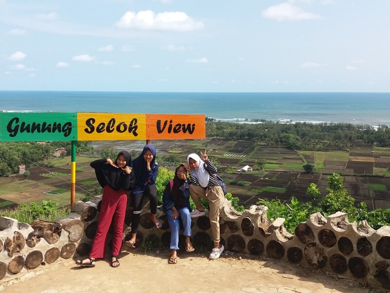 Puncak Keajaiban: Menjelajahi Gunung Selok yang Memikat di Cilacap